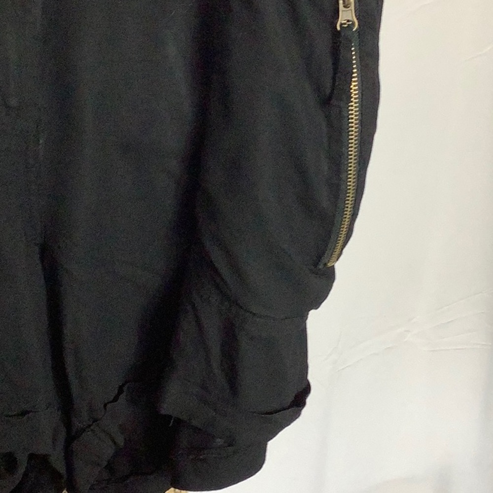 Shorts - Picture 3 of 6